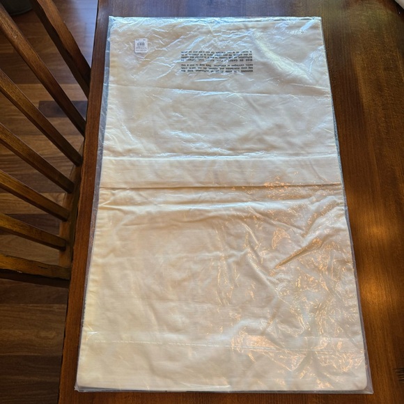 Detailed new winter cardinal pottery barn pillow cover - Picture 4 of 7